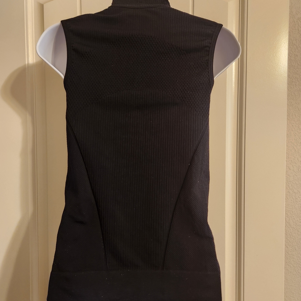 Athleta Women's Black Quilted Vest - Picture 2 of 5